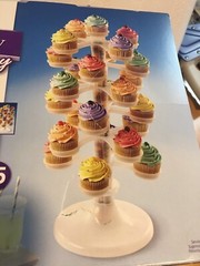 Wilton Adjustable Cupcake Tower Stand 25 Cupcake Centerpiece Fillable Candy