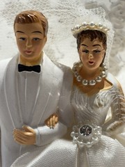 RARE Vintage 1959 Coast Novelty Wedding Cake Topper Bride Groom Rosettes Lace
