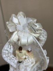 VTG 1950’s? Wedding Topper Lace Plastic 8.5”