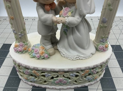 Precious Moments porcelain Bride & Groom arch wedding figurine music box 876143