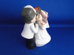 New Cleveland Browns Kissing Bride & Groom Wedding Cake Top figurine with cap