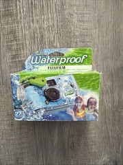 Fujifilm Quick Snap Waterproof 27 exp. 35mm Camera 800 film,Blue/Green/white 1