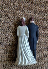Vintage 1950’s CHALKWARE WEDDING CAKE TOPPER COUPLE Chalk Ware