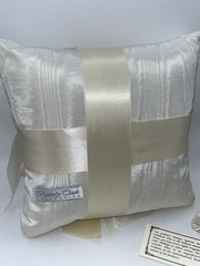 90s Beverly Clark Ivory Pearl and Lace Wedding Guest Book, Pillow and Pen