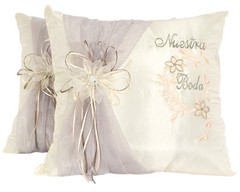 Ivory Satin Wedding Kneeling Pillow Set – Nuestra Boda Kneeling Pillows (2 pcs)