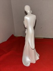 Wilton Wedding Cake Topper Bride Groom The First Kiss 202-258 2007 Contemporary