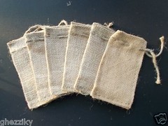 100 Mini Burlap Bags – Natural Jute Drawstring 2″ x 3″ Small Sack Favor Bag 2×3