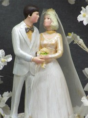 1950’s Wilton Wedding Cake Topper Floral Arch & Bell Blonde Bride 1801-1145