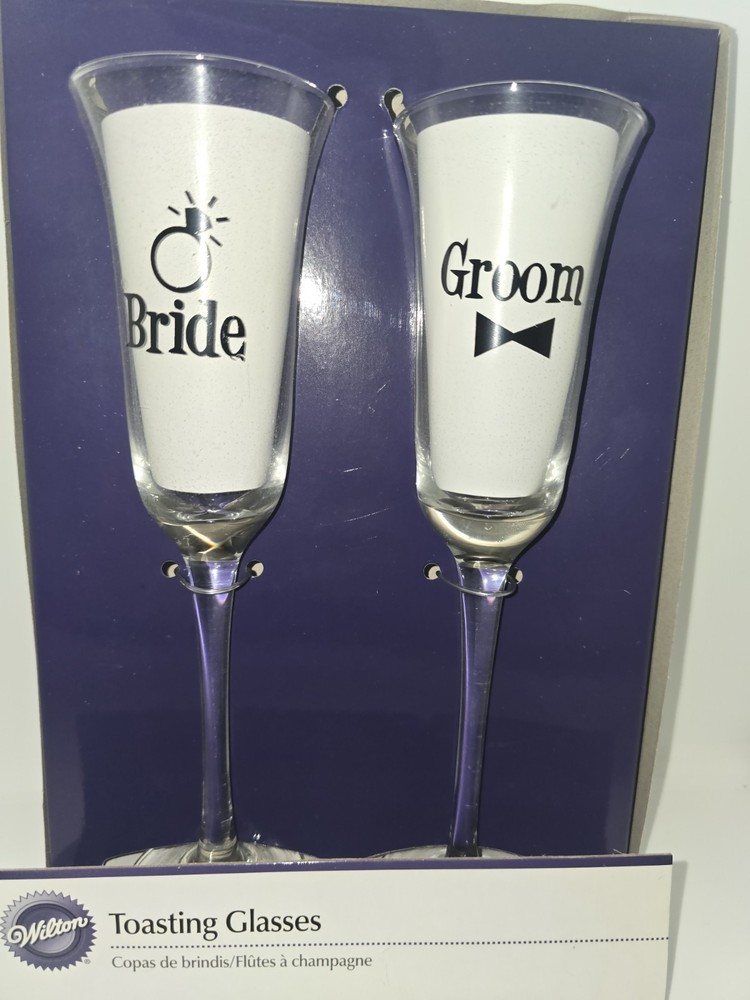 Classic Wilton Bride & Groom Toasting Glasses Clear W/black Wedding Vintage