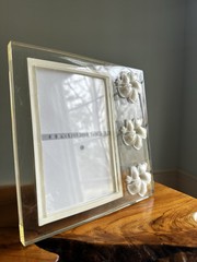 Beautiful Clear Acrylic Photo Frame With Three Lilies, Holds 4×6 Photo, 7”x7”