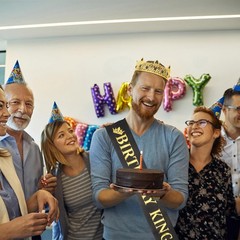 Semato Birthday King Crown and Sash Kit for Him – Gold One Size,