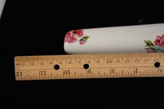 RARE! VINTAGE ROSIES PANTRY CERAMIC CAKE SERVER 10″ LONG IN DECORATIVE BOX NEW