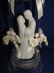 New Vintage Wilton «Rhapsody» Wedding Cake Top, white porcelain, white 117-301
