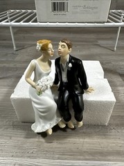 Wedding Cake Topper Kissing Sitting Bride and Groom Porcelain Weddingstar New