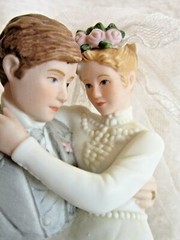 Enesco ~ Wedding Cake Topper ~ Over the Threshold ~ Treasured Memories ~1990 VTG