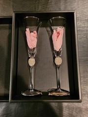 Trinkware Toasting Champagne Flutes 11″ Tall – Set of 2 – Gold Rim & Rhinestones