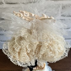 Vintage Coast Novelty 1980 Wedding Cake Topper Bride & Groom Lace Bells Floral