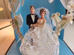 Vintage Lace And Plastic Wedding Cake Topper Bride & Groom Arch