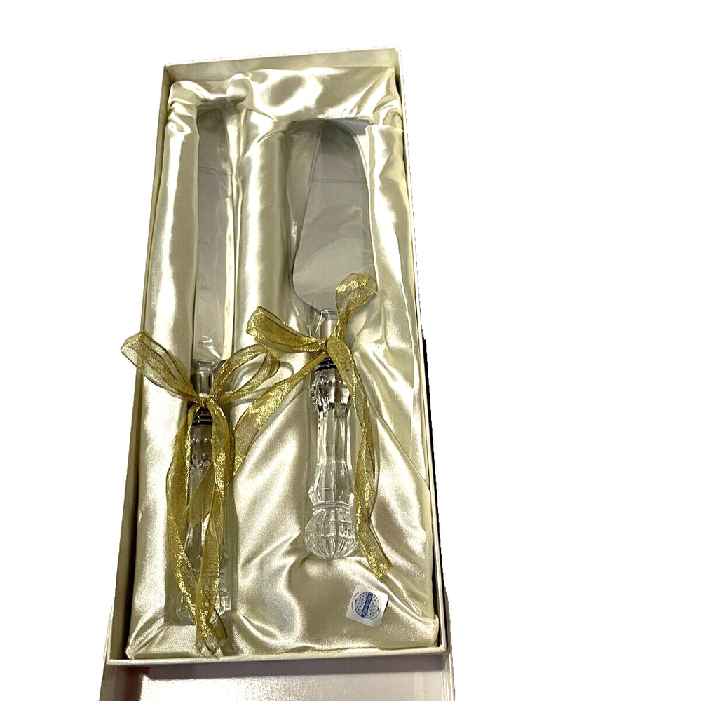 A Crystal Circle Full 24% Lead Crystal Knife And Server Set new in box
