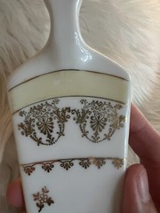 P.A.R.I.S.2 Forcelain France White Porcelain Cake Knife Server Gold Accents Read