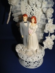 New Vintage Traditions Wedding Caketop Bride & Groom with oval elegant back #181