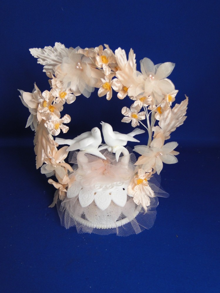New Vintage Wilton Petite «Spring Song» Peach Wedding CakeTop, 106-161