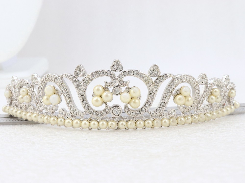 Used-v.g. SWAN SWAROVSKI PRINCESS PEARLS TIARA 1503308 – Wedding – Bridal – Prom