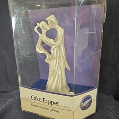 Wilton Wedding Cake Topper Bride Groom The First Kiss 202-258 2007 Contemporary