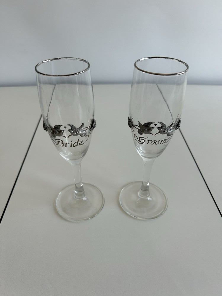 Bride And Groom Clear Glass Champagne Flutes 8″ 3D Pewter
