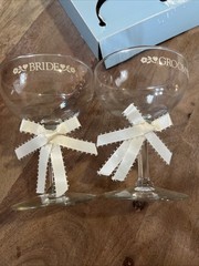 Country Keepsakes Bride & Groom Toasting Glasses NEW OLD Stock 4.75” Tall