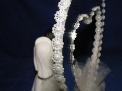 New Elegant Mirrored Heart Medium skin Kissing Bridal Couple Wedding Caketop 359