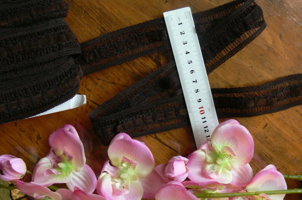 Threaded Cotton Lace Braid CHOCOLATE 32mm Wide 4 Metre Length – Sunrise ch117 SR