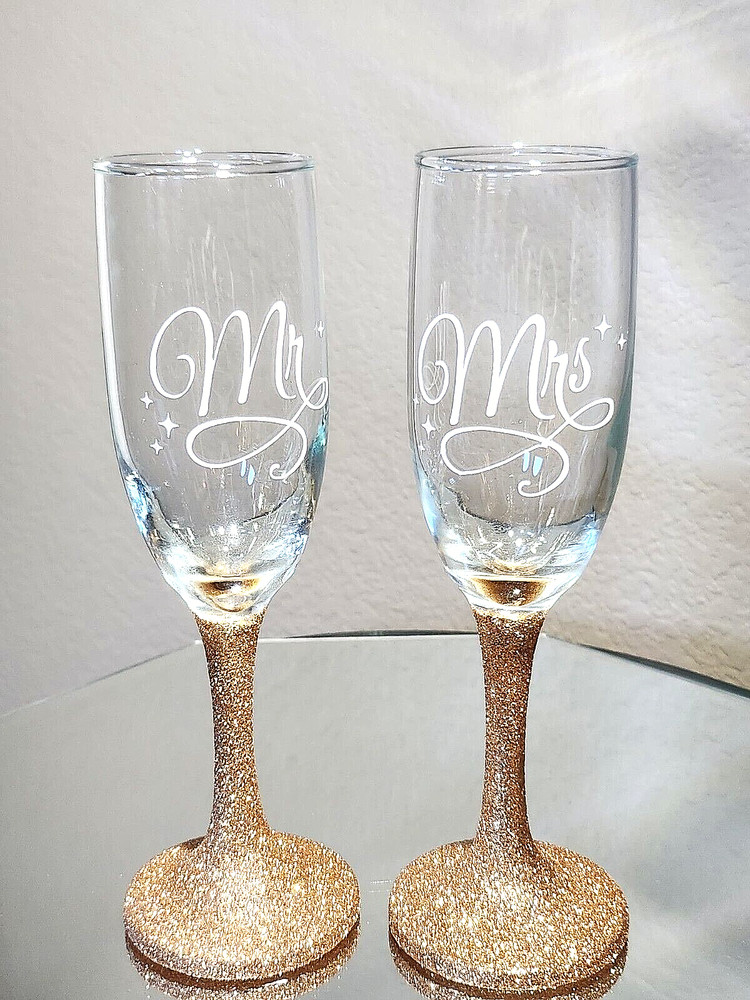 Glittered Champagne Flute Glasses , Mr and Mrs Glasses, Wedding Glass Set .