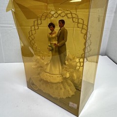 Vtg Wilton Designer Series Heavenly Wedding Cake Topper – Grey Coat #0118-00603