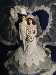 New Vintage Wilton Petite Ribbon Delight Wedding CakeTop, white tux, 104-933