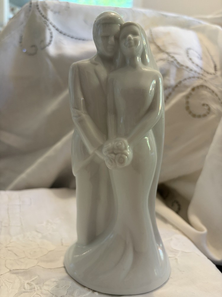 House Of Lloyd Bride & Groom Figurine Porcelain Ceramic White 8” Vintage Wedding