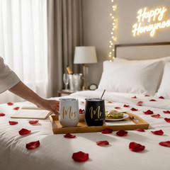 Mr and Mrs Gifts Wedding Gifts for Couples 2026 Newlyweds Engagement Present for