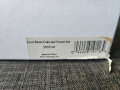 Vera Wang Love Knots Cake and Trowel Set T935103