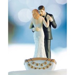 Weddingstar Porcelain Cake Topper Bride And Groom Couple Figurine – «Row Away»