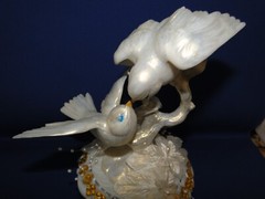 New Elegant Handmade Wedding Kissing Love Birds Cake topper with Gold decor