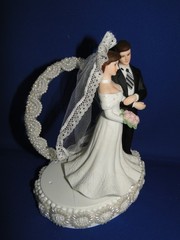 New Elegant Porcelain Bridal Couple Caketop, white floral bead ring back #3