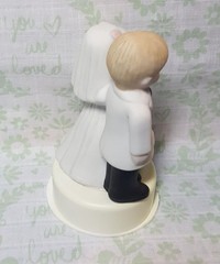 Vintage Porcelain Bride & Groom Cake Topper In Plastic Display Case 5″ X 2 3/4″