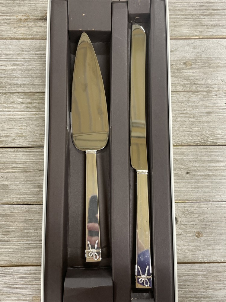 Stainless Steel Vera Wang “Love Knot” Wedding Cake Serving Utensils