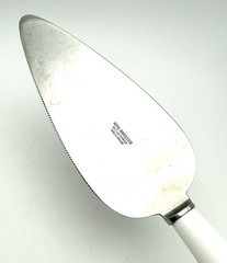Royal Worcester Howard (Ruby) Fine Bone China Cake Slice / Server 1989 – 1994