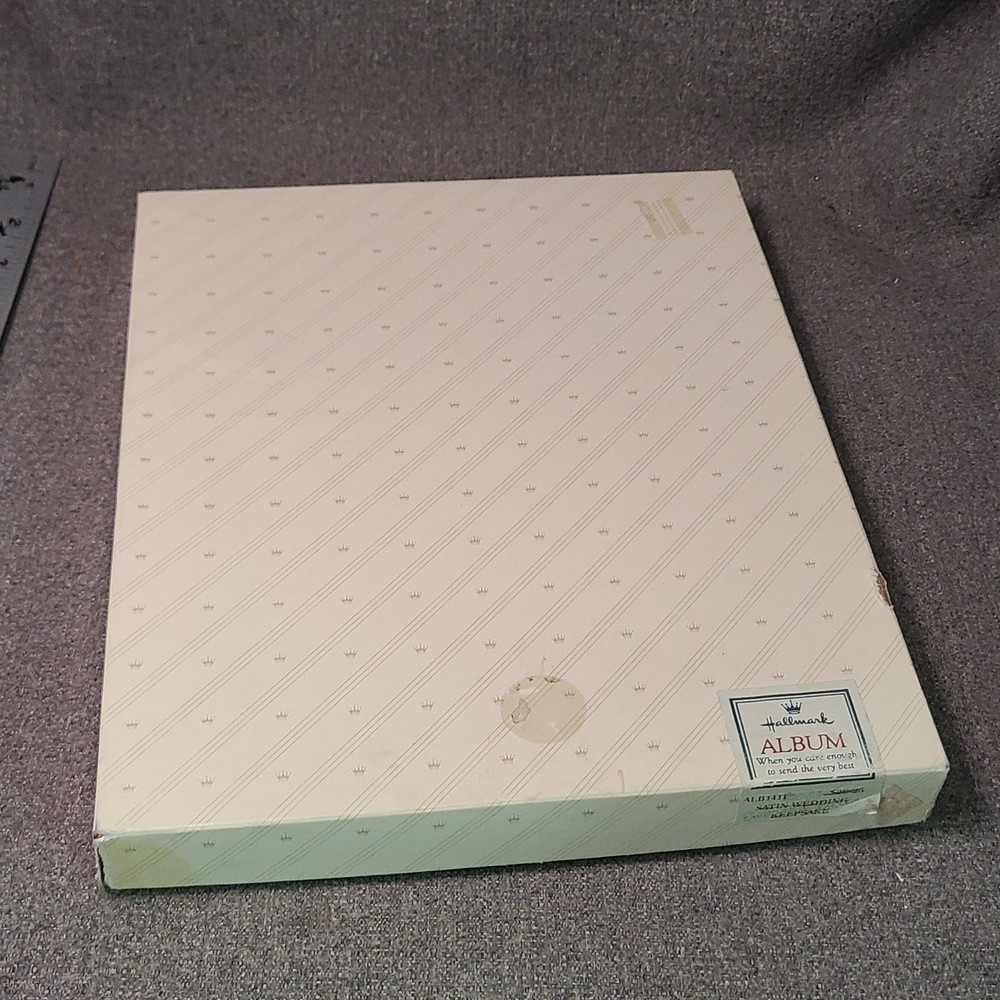 Vintage 1983 Hallmark Wedding Photo Album Embossed Doves, NIB Cream Colored