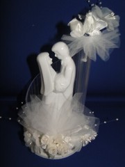 New Vintage Wilton «Splendid» Wedding CakeTop, white porcelain 117-506