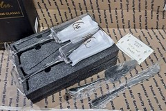 New Wedding Bride & Groom Gold Embossed Champaign Flutes & Cake Cutter Set NIB!