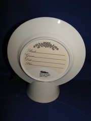 New Vintage Wilton «Cherish» Wedding CakeTop, white porcelain with plate 117-157