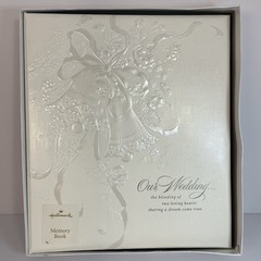 NOS Vintage Hallmark Wedding Keepsake Album New Keepsafe