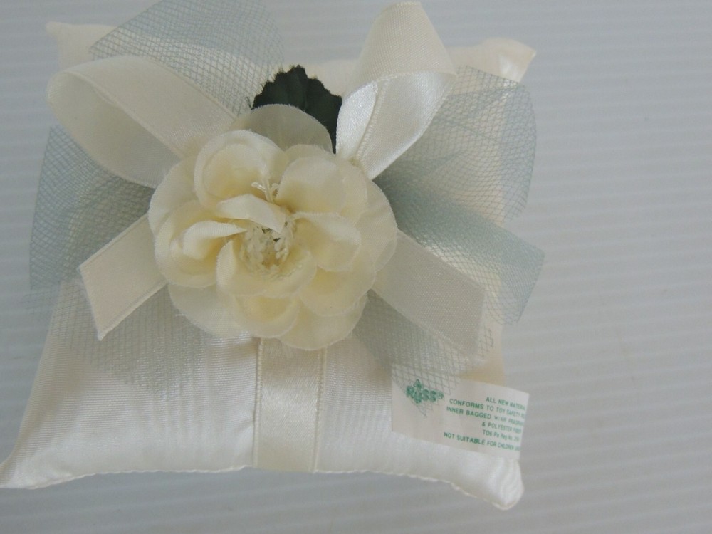 Ring Pillow SMALL WITH ROSE ON TOP WHITE 4 X4 INCH